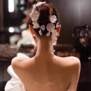 cài tóc dải hoa cô dâu