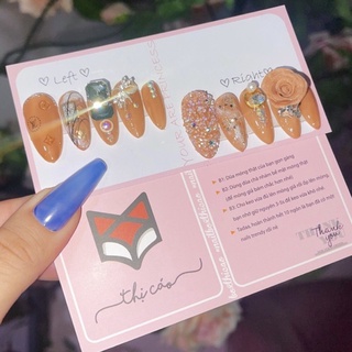 Móng úp form thang dài tone nâu xám