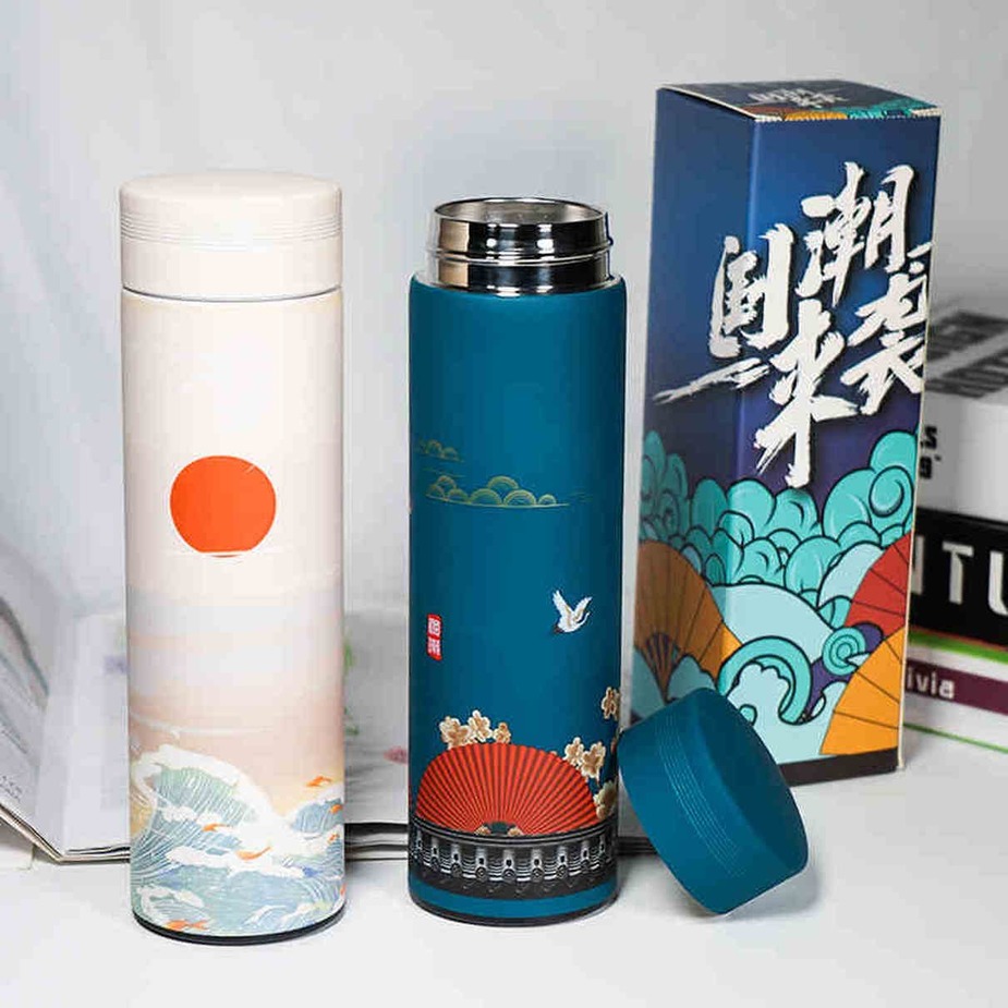 Bình giữ nhiệt thép không gỉ 304 phong cách cổ trang có nắp cảm ứng hiển thị nhiệt độ dung tích 500ml | BigBuy360 - bigbuy360.vn