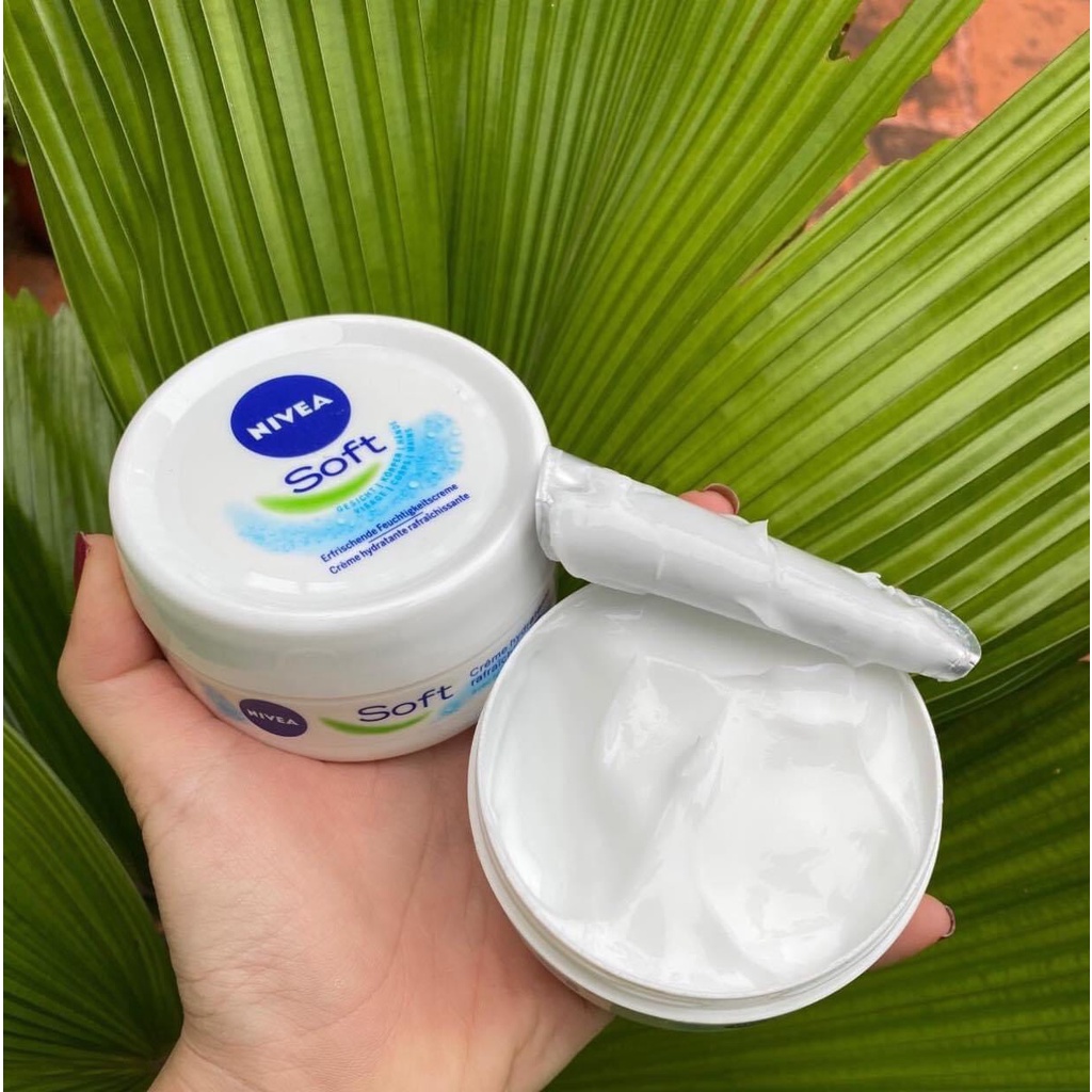 Kem dưỡng ẩm, làm mềm da, dùng cho cả mặt và body Nivea Soft Đức - Hũ 200ml