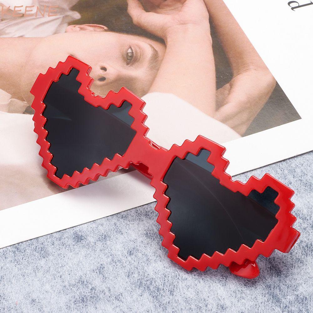 Kính mát gọng hình trái tim vui nhộn dùng hóa trang trong buổi tiệc