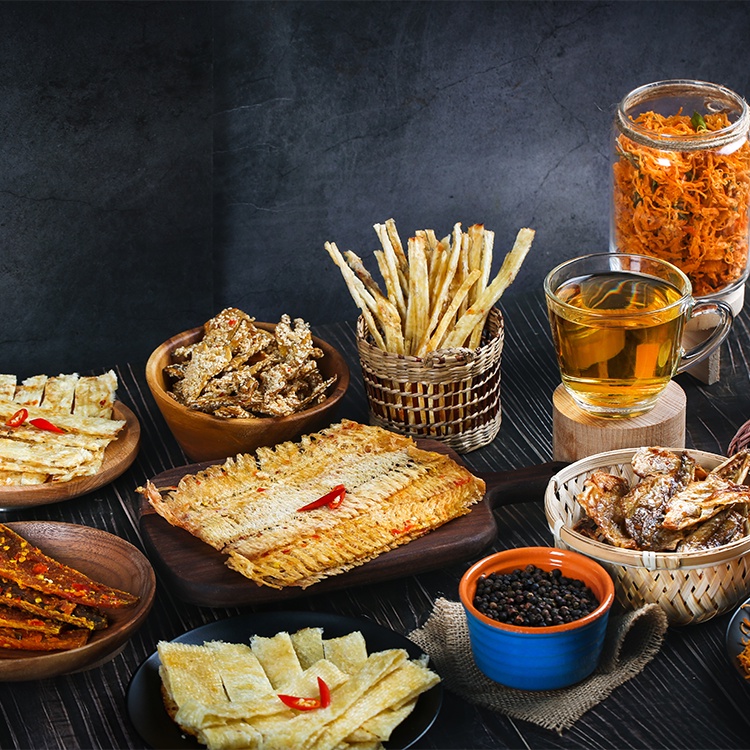 Mực khô miếng ăn liền Yumsea, 50g, bịch, mẫu hút chân không