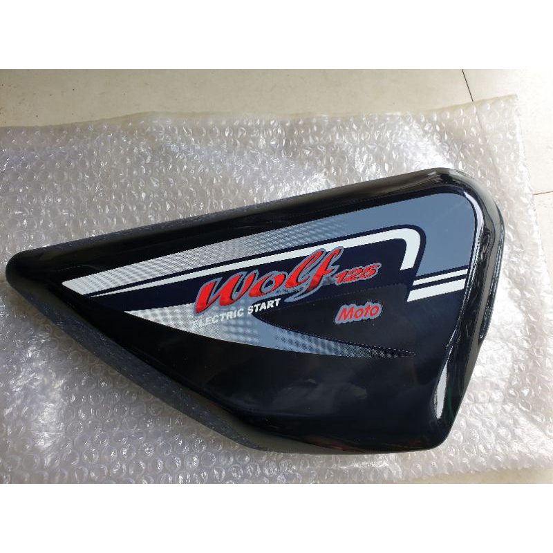 Nắp cốp bên phải xe SYM Wolf125 màu đen