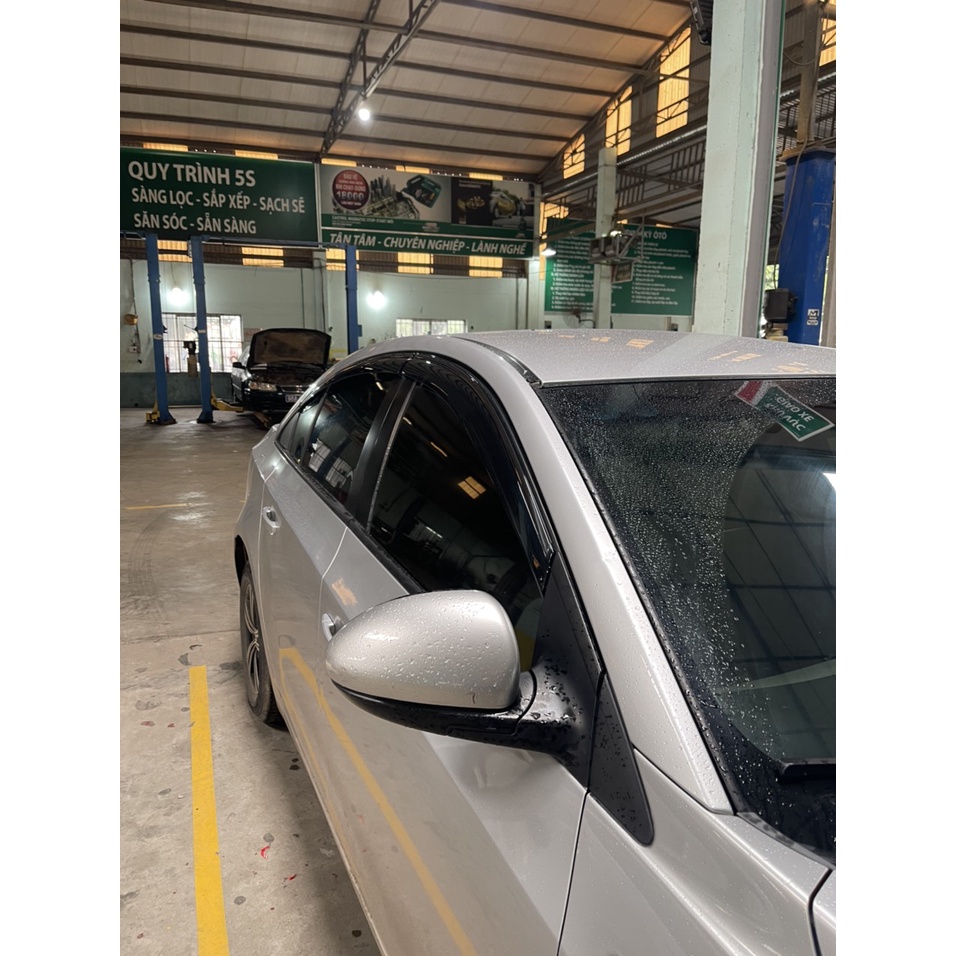 Bộ 4 vè che mưa chỉ mạ Crom xe Lacetti CDX, Cruze đời 2010 đến 2016
