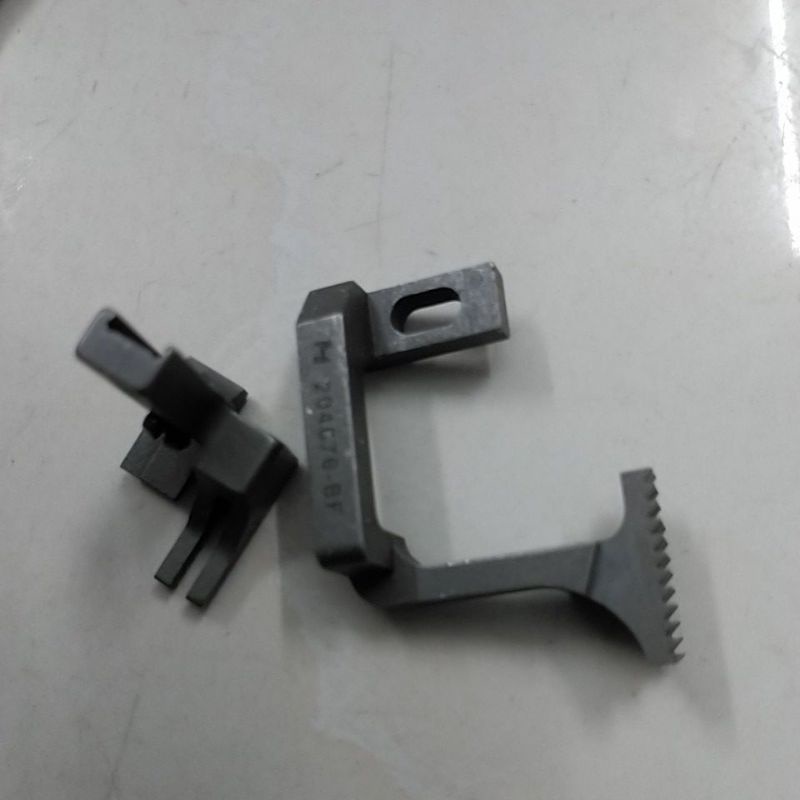 Bộ mặt nguyệt răng cưa máy vắt sổ M752-17.