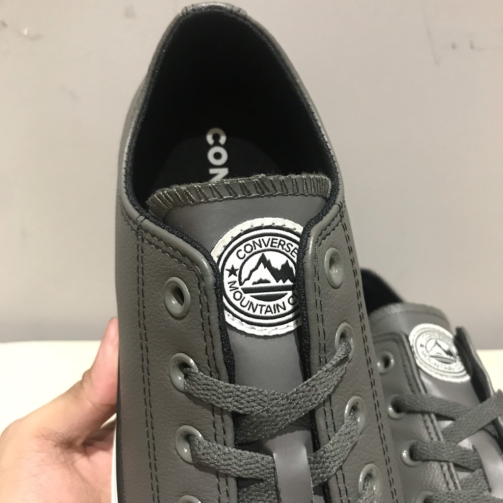 Giày Converse classic mountain club da xám cổ thấp