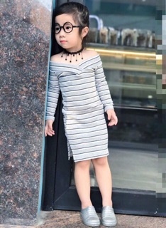 Đầm body xẻ tà 