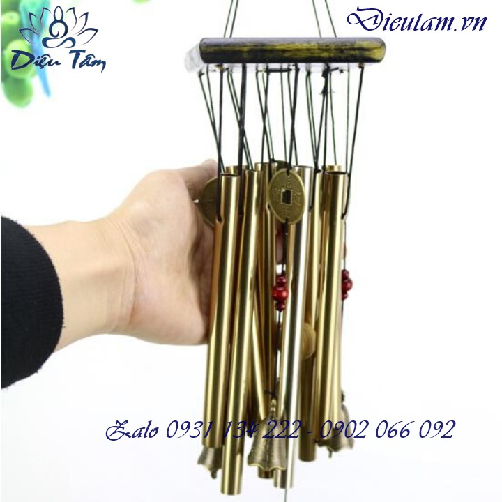 Chuông gió phong thủy may mắn hình quạt