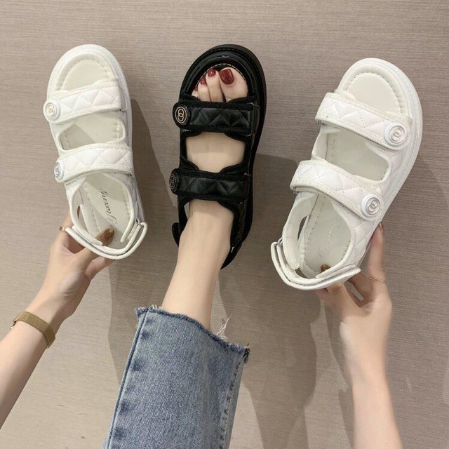 Sandal Hàn Quốc 3 quai đế bánh mỳ sẵn hàng 2 màu đen trắng