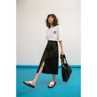 LIBÉ - Áo thun màu trắng in họa tiết trên ngực