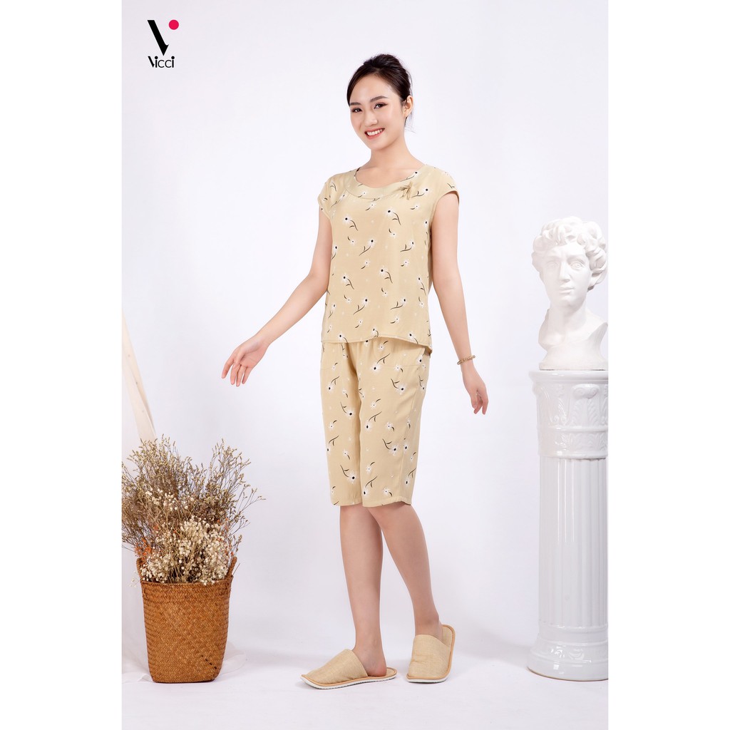 Bộ đồ mặc nhà đũi Vicci BDT.02 áo tay hến quần lửng họa tiết hoa nhiều màu