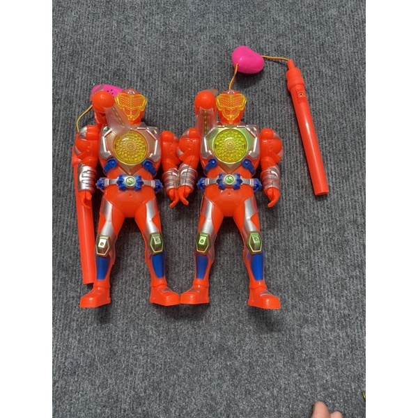 Lồng đèn trung thu Siêu Nhân Điện Quang có chong chóng in hình nhân vật hoạt hình