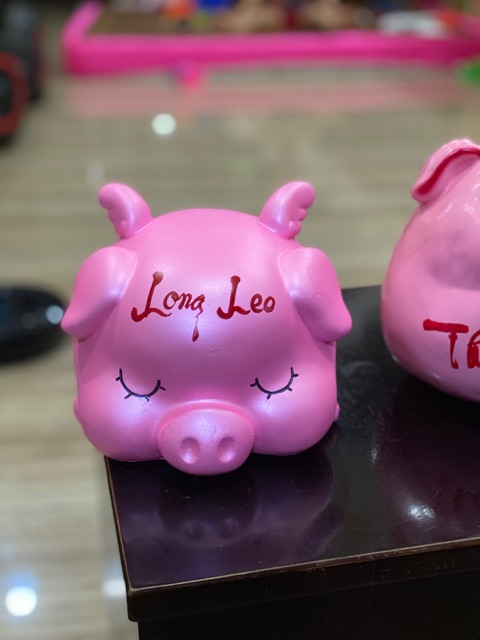 Heo tiết kiệm thiên thần cánh đứng, cánh cụp