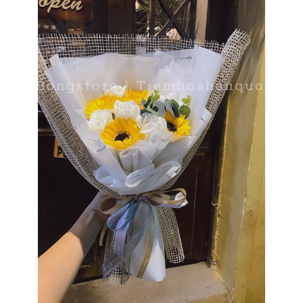 Bó hoa sáp hướng dương mix lá táo quà tặng tốt nghiệp, quà tặng sinh nhật cực xinh