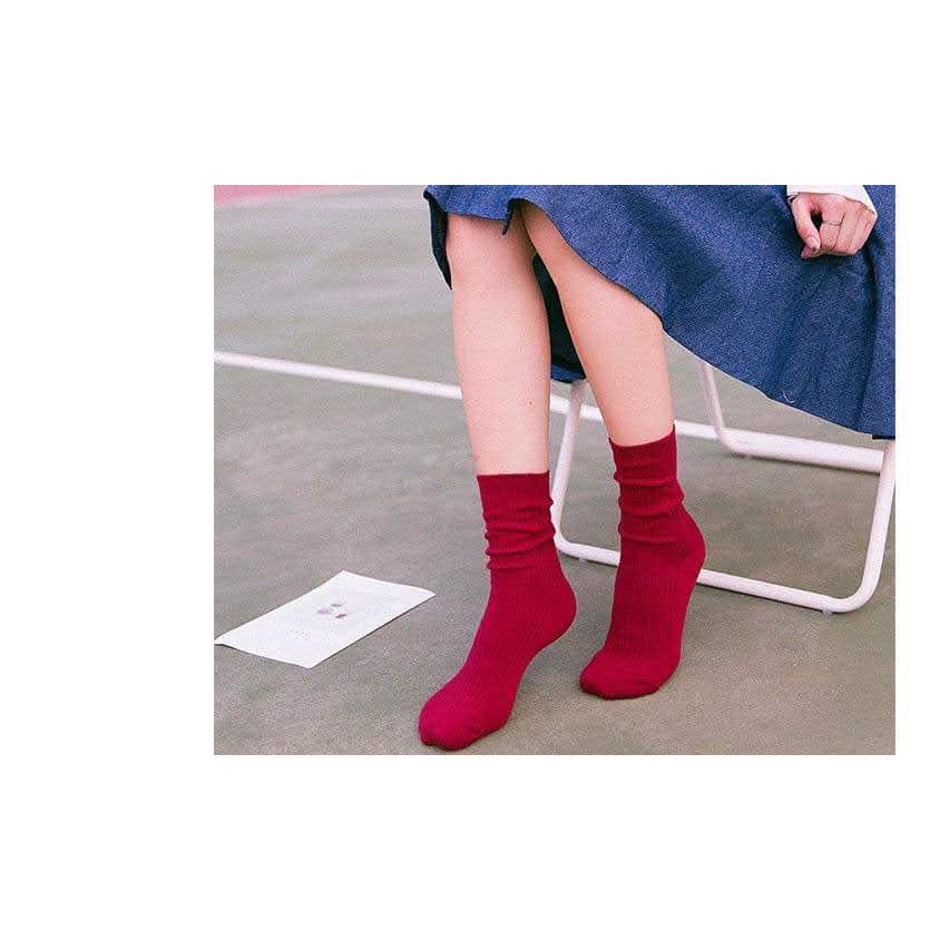 Tất trung lửng màu xanh lá unisex