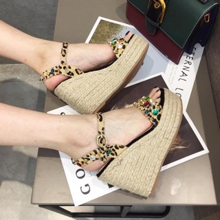 Giày sandal đế cối đính đá qccc