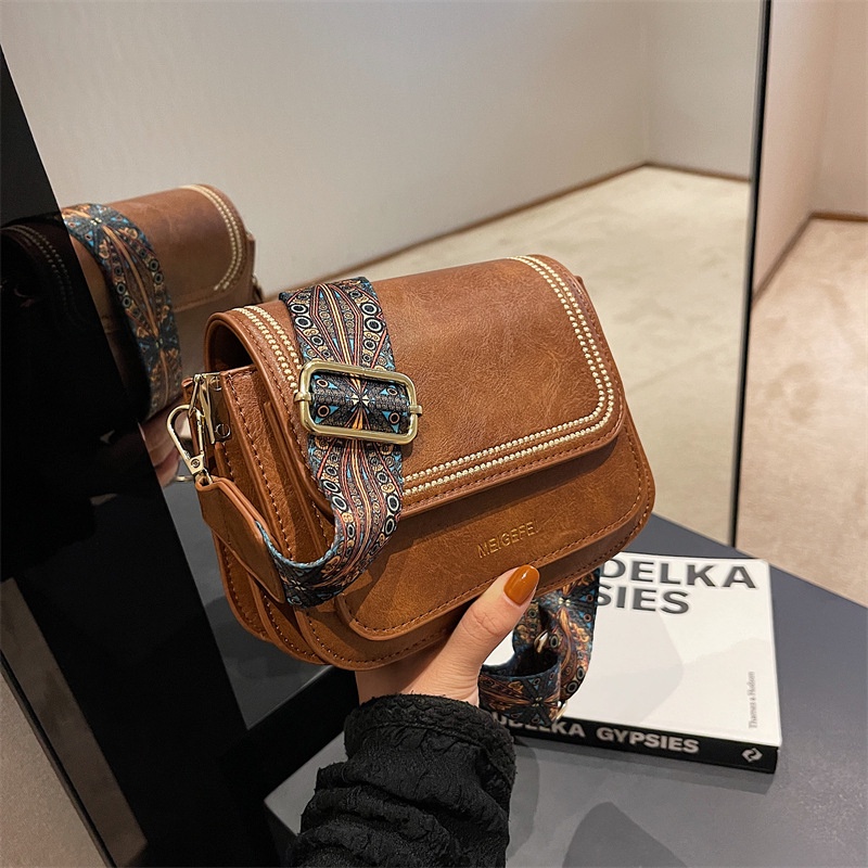 Túi Đeo Chéo Dáng Vuông Nhỏ Thiết Kế Mới Cao Cấp Thời Trang