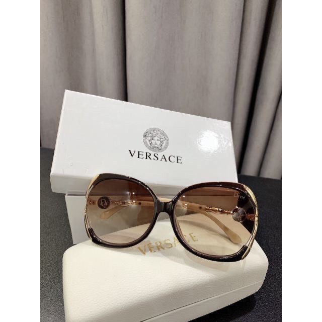 kính mắt thời trang hai màu shop sun soc | BigBuy360 - bigbuy360.vn