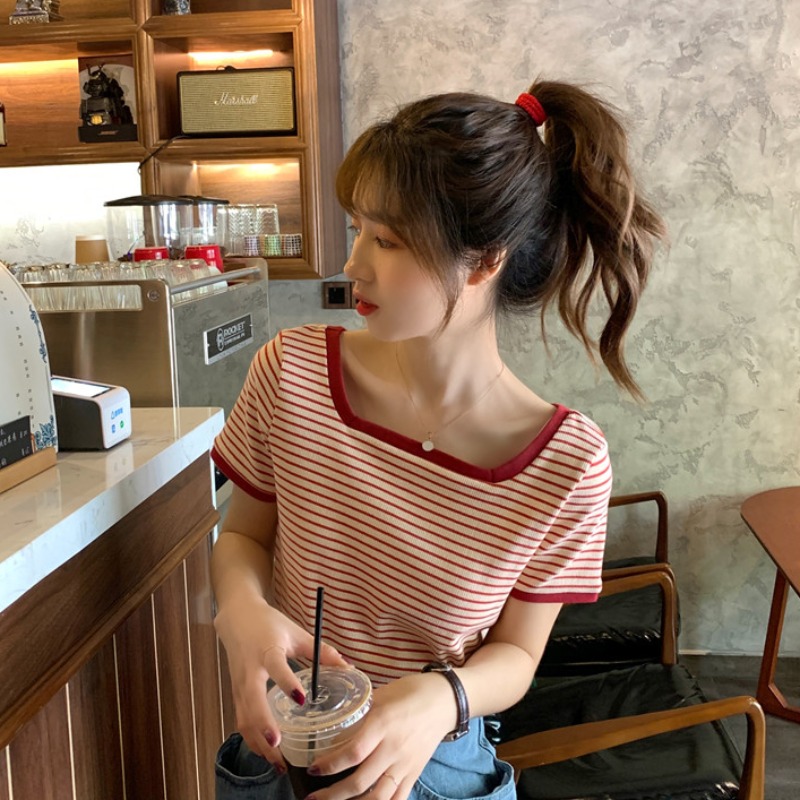 Áo Thun Nữ Ngắn Tay Cổ Vuông Họa Tiết Sọc Ngang Thời Trang