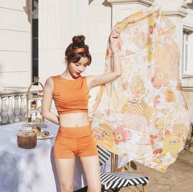 Combo 300k/1 set bikini kèm khăn choàng