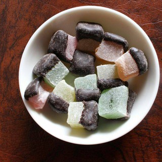 Kẹo dẻo phủ chocolate hộp 220g