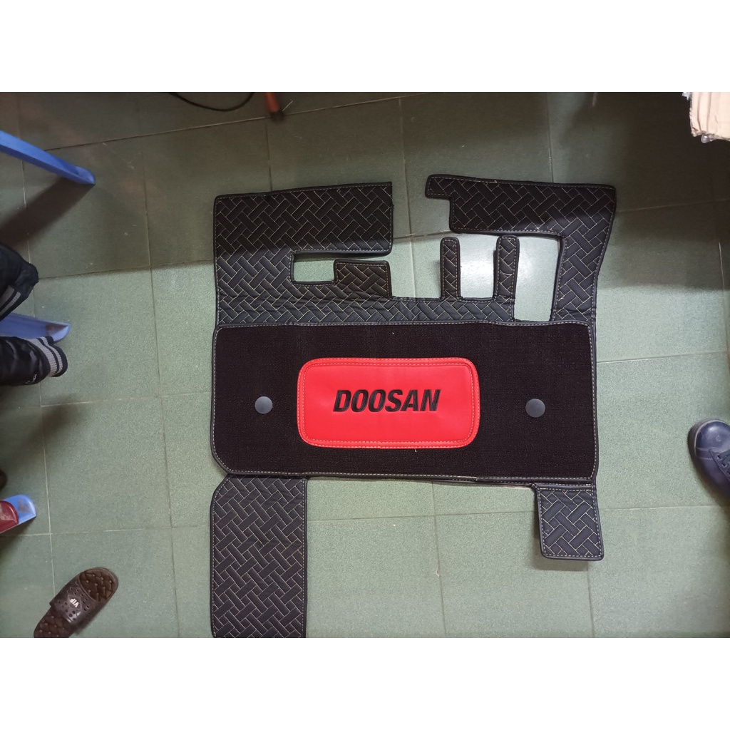 THẢM ĐỂ CHÂN MÁY DOOSAN DX55 DX140