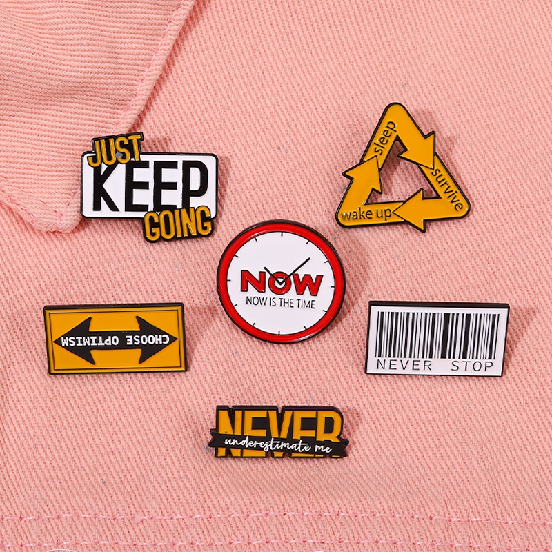 Huy Hiệu Cài Áo Tráng Men Hình LOGO Chữ KEEP KEEP NEVER Bar Dùng Làm Quà Tặng