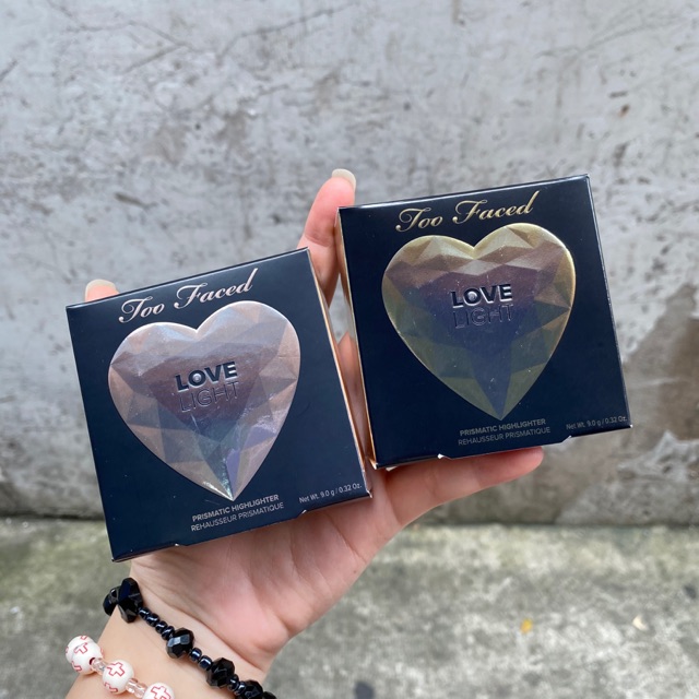 PHẤN BẮT SÁNG TOOFACED LOVE LIGHT HIGHLIGHTER.