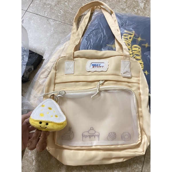 HÀNG ORDER túi đeo vai màu vàng kèm theo móc khoá hình phô mai hàng order 2 tuần không nhận đơn gấp