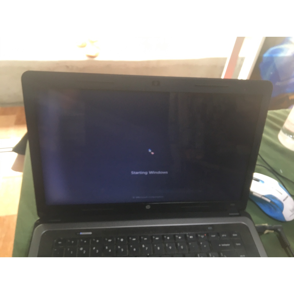 LAPTOP HP 2000 AMD E-350/RAM 4GB/HDD 320GB/15,6in