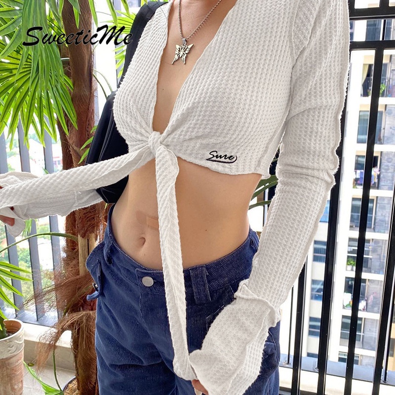 Áo Thun Nữ Dài Tay Cổ Chữ V Xẻ Sâu Thêu Chữ Nhỏ Gợi Cảm Mới