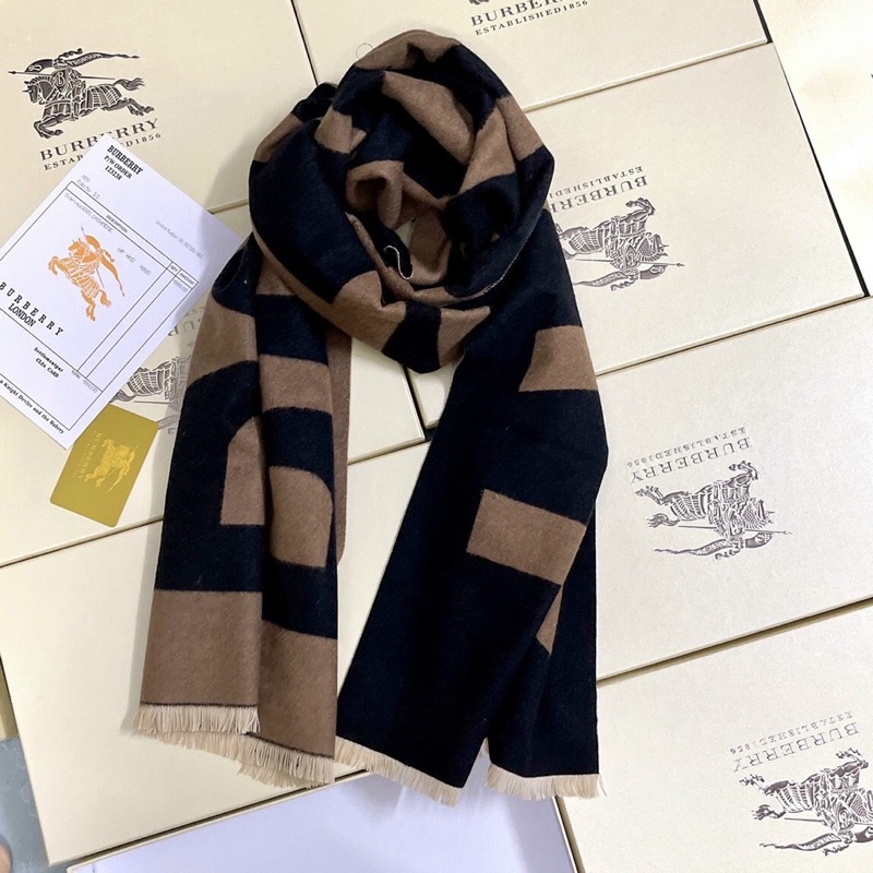 Khăn len BBR 2 màu cho nam nữ