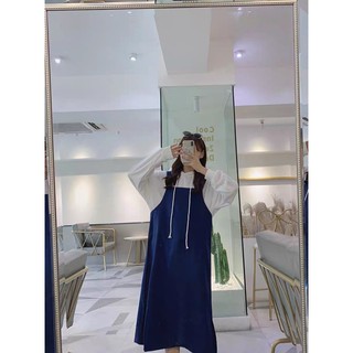 Set hoodie trắng và váy yếm