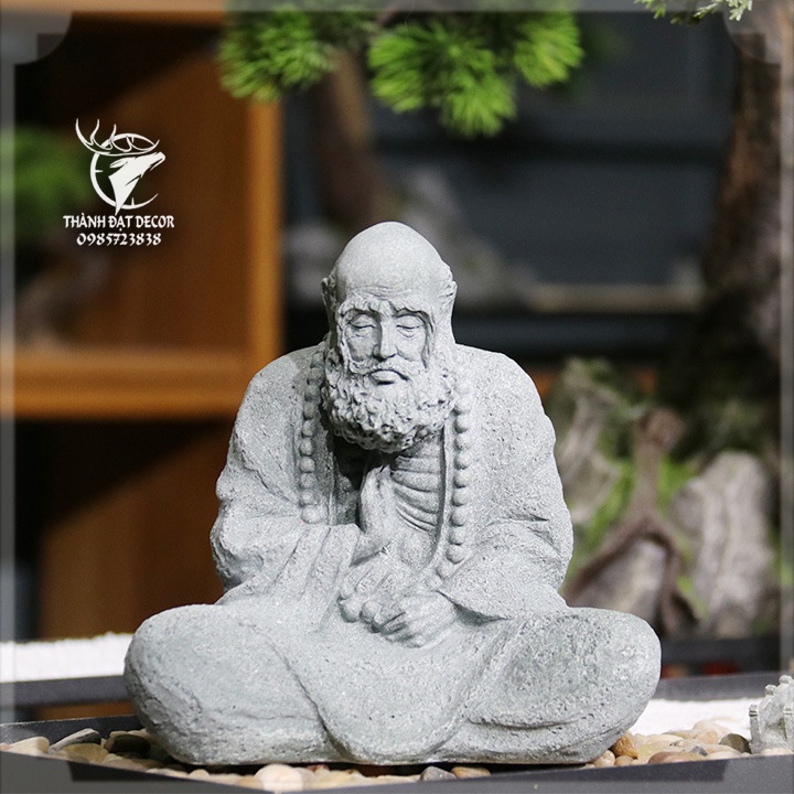 Tượng Đạt Ma Sư Tổ Ngồi Thiền Bằng Đá Sa Thạch , trang trí tiểu cảnh bể cá  hòn non bộ terrarium