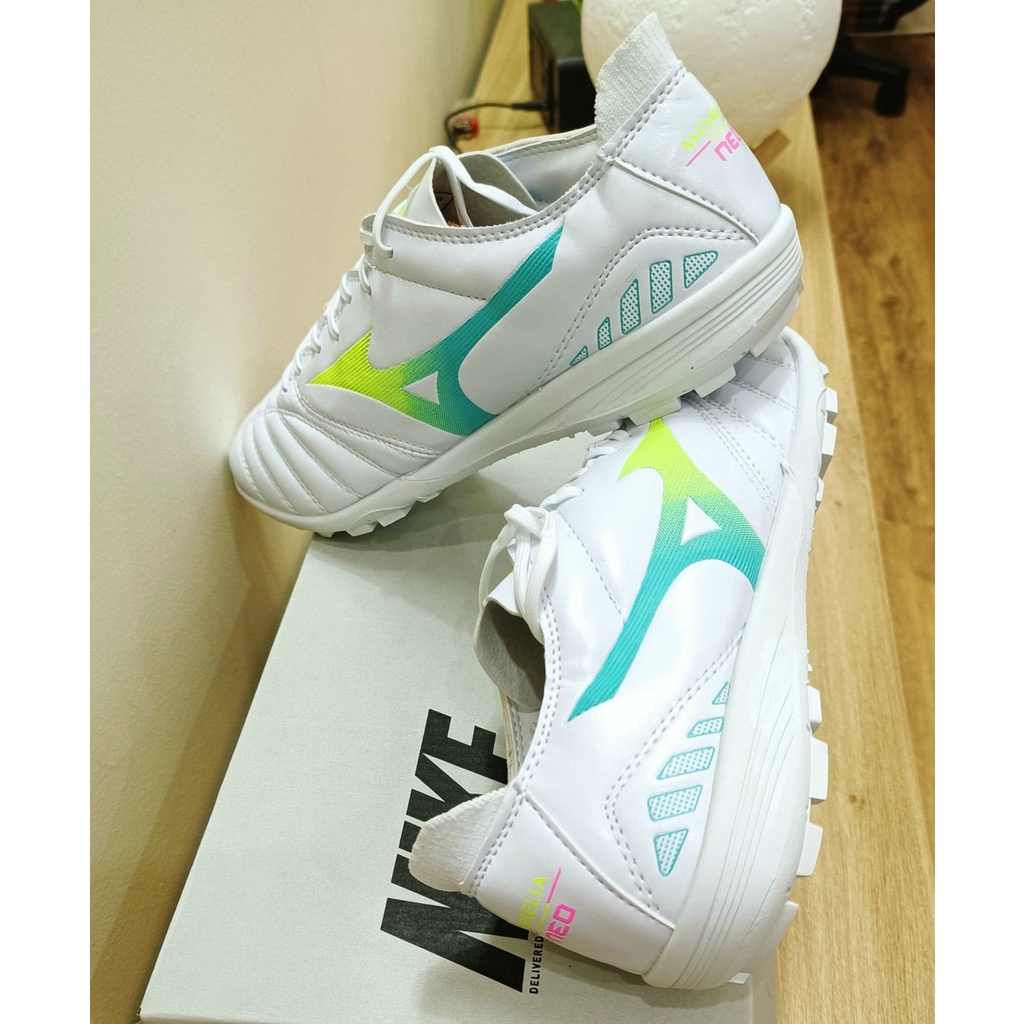 Giày đá bóng sân cỏ nhân tạo Mizuno Neo 3 Trắng Vàng Xanh đế TF sân cỏ nhân tạo