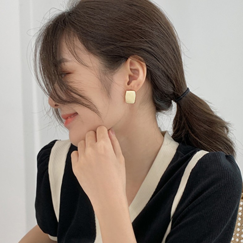 Khuyên tai nữ Lé Sier chuôi bạc 925 chữ nhật màu trắng sữa vintage, phụ kiện chụp ảnh - ESG21