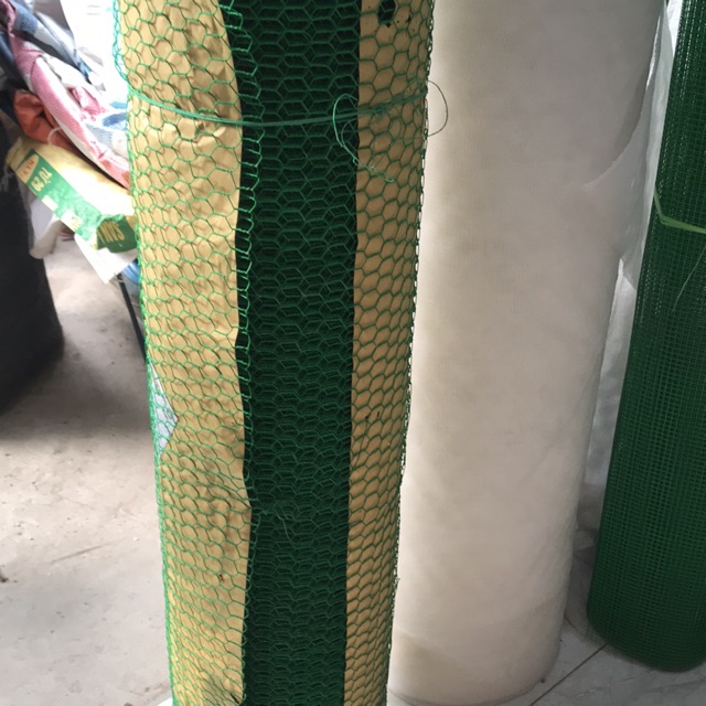 Cuộn lưới mắt cáo bọc nhựa dài 18m
