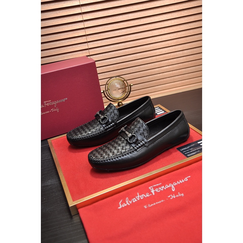 Giày lười nam da thật Ferragamo thiết kế phần da đan độc đáo và cao cấp mang đến sự khác biệt