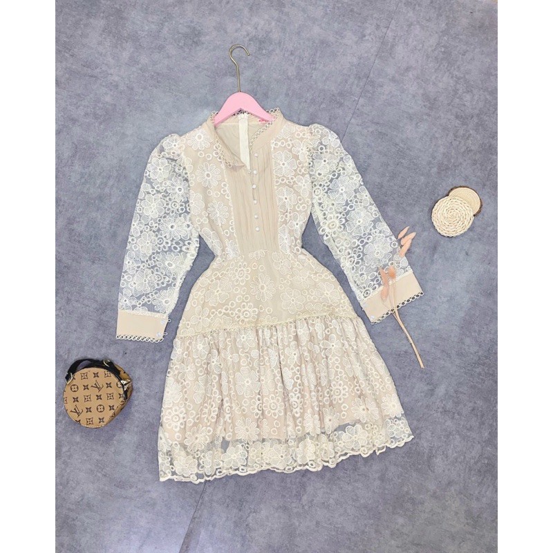 Đầm ren nude cổ trụ- có clip