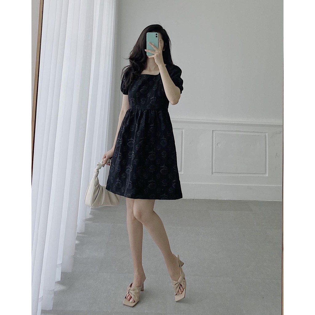 YU CHERRY | Đầm tay phồng, cổ vuông chất vải tafta Cindy Pattern Dress YD133