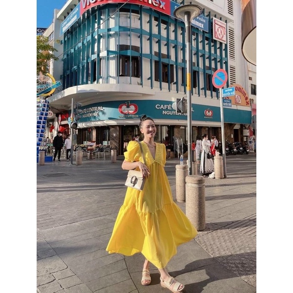 Đầm suông vàng cổ ren / Bầu bí có thể bon chen