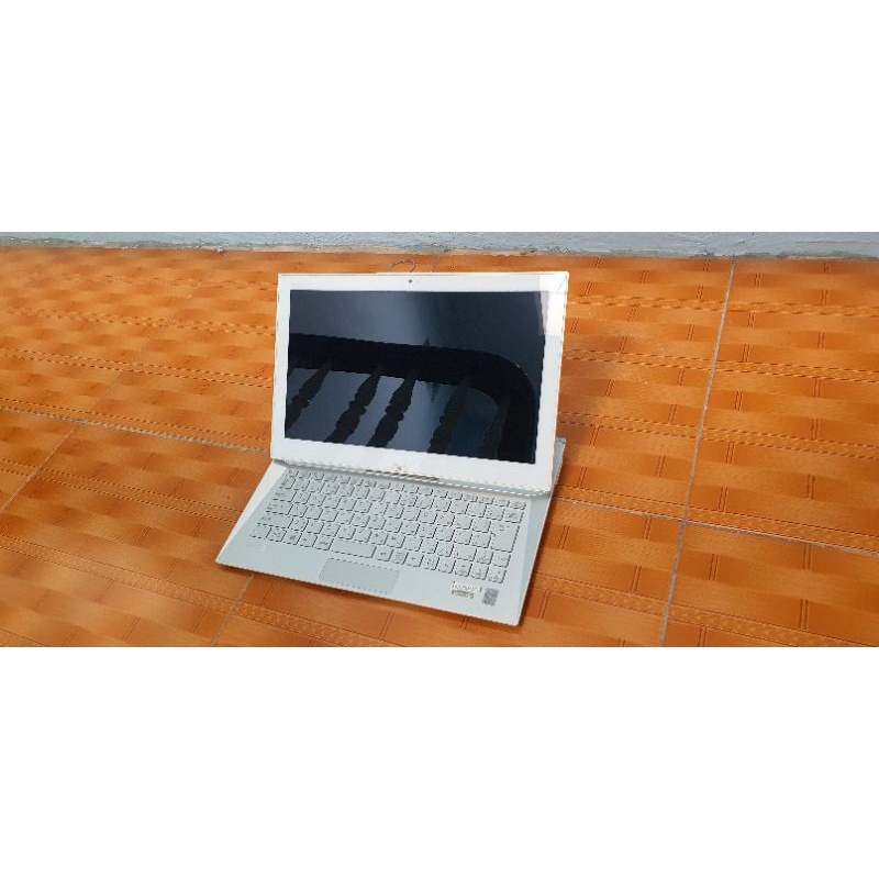 Laptop lai máy tính bảng Vaio Duo 13 trắng fullbox
