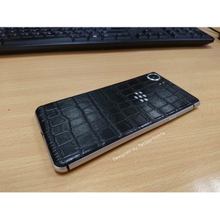 Skin dán da BlackBerry Keyone – dán da dập vân cá xấu màu đen