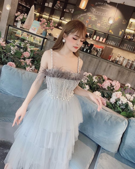 Đầm dự tiệc công chúa 2 dây xếp tầng phối lông công TRIPBLE T DRESS - Size M/L - MS162V