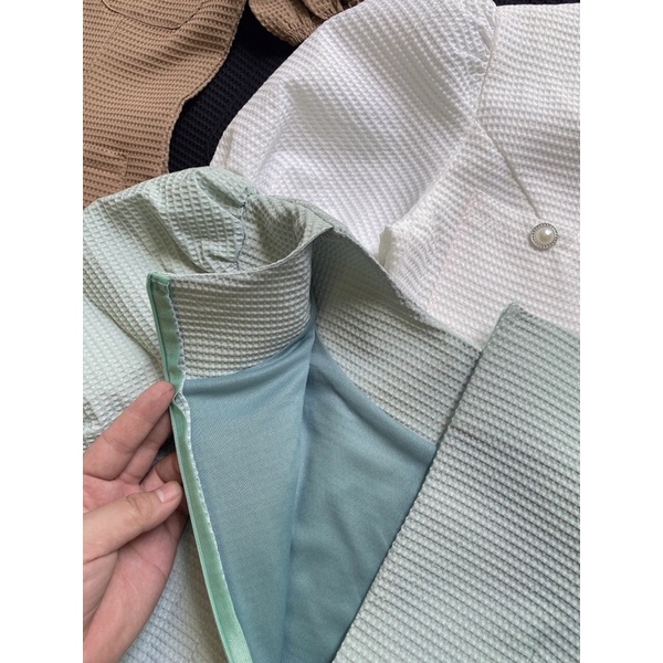 ĐẦM XỐP 4 TÚI PHỐI NÚT NGỌC