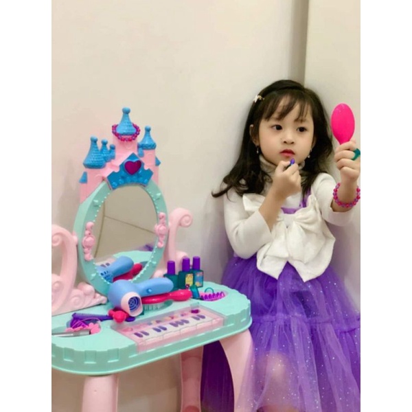 Bàn trang điểm lâu đài kèm đàn