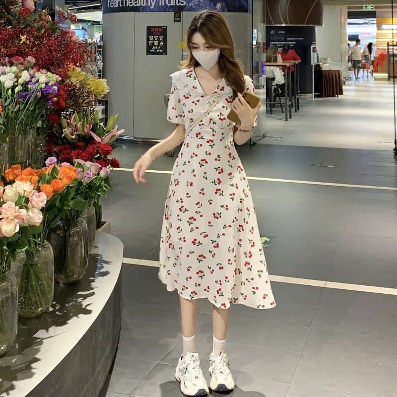 Váy trắng cherry