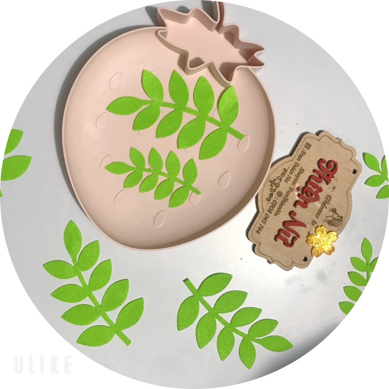 20 lá nỉ/xốp size 15cm