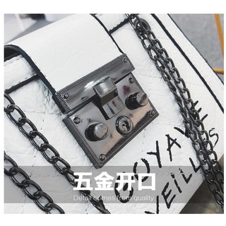 Túi khóa cài trần ô