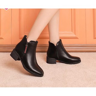 Boot đen bệt đế thấp cổ thấp
